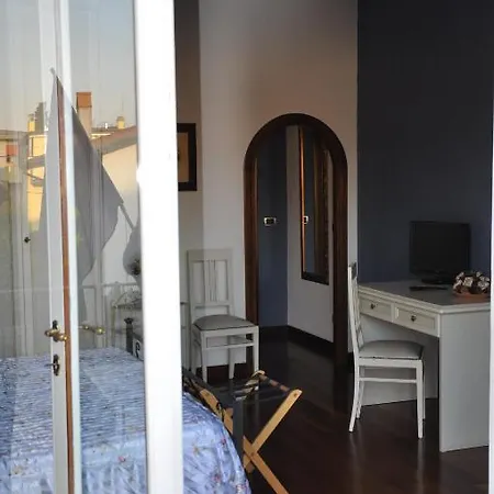 Alojamento de Acomodação e Pequeno-almoço Porta Sant'anna Lucca